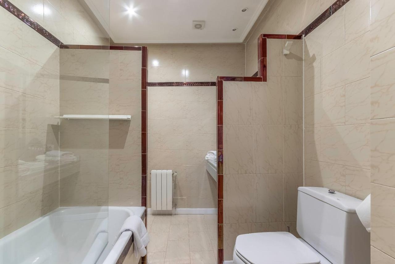 Habitaciones Apartamento B&B Plaza Nueva 8 毕尔巴鄂 外观 照片